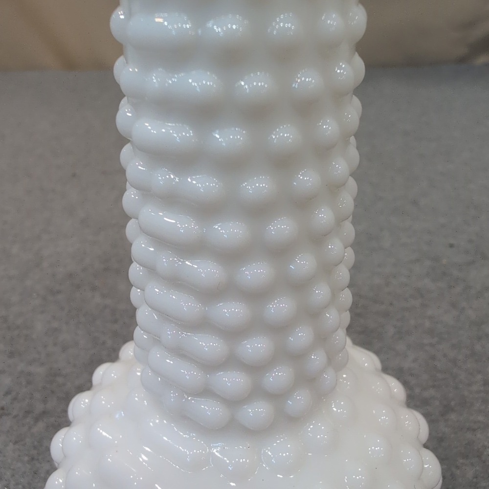 Vintage Fenton White Milk Glass Hobnail Bud Vase Bulbous Base Retro Decor - Picture 2 of 6